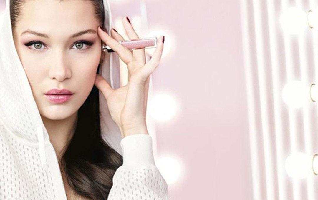How To Apply Dior Lip Gloss: The Basics
